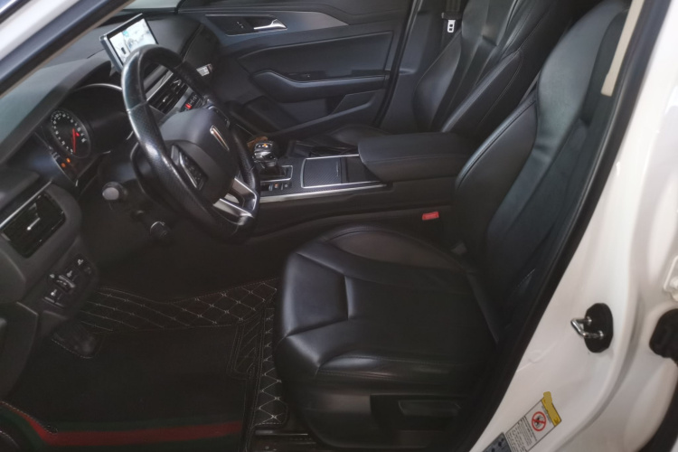 红旗H5 2022款 经典款 改款 1.5T DCT旗韵版中控内饰19