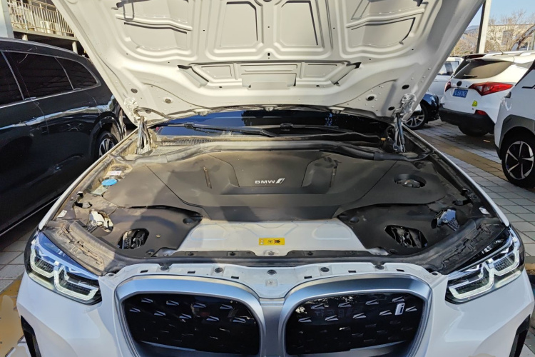 宝马iX3 2024款 领先型机舱底盘24