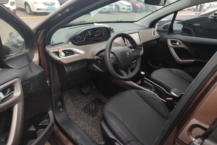 标致2008 2014款 1.6L 自动时尚版局部细节19