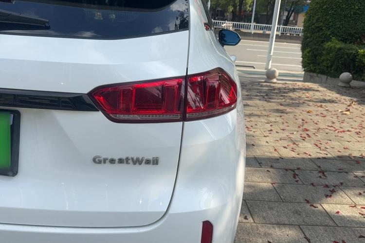 魏牌 VV7 2017款 2.0T 旗舰型车身外观9