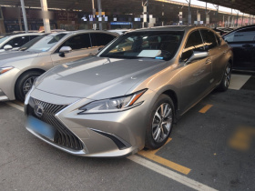 雷克萨斯ES 2018款 300h 卓越版 国V