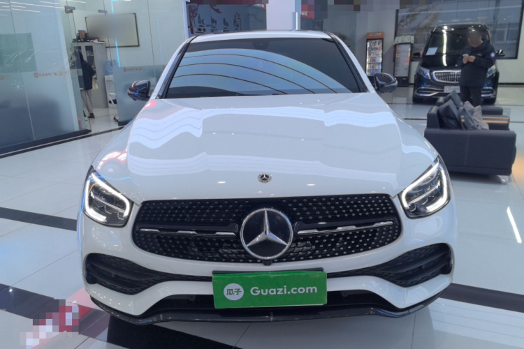 奔驰GLC轿跑 2022款 改款 GLC 260 4MATIC 轿跑SUV车身外观2