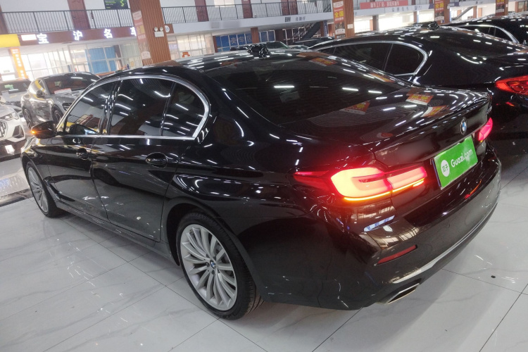 宝马5系 2021款 530Li 尊享型 豪华套装车身外观4