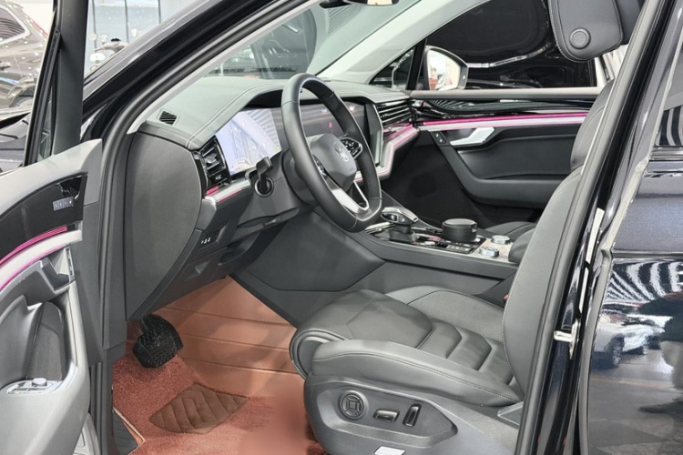 大众 途锐 2022款 3.0TSI 锐享版 曜黑运动套装中控内饰7005