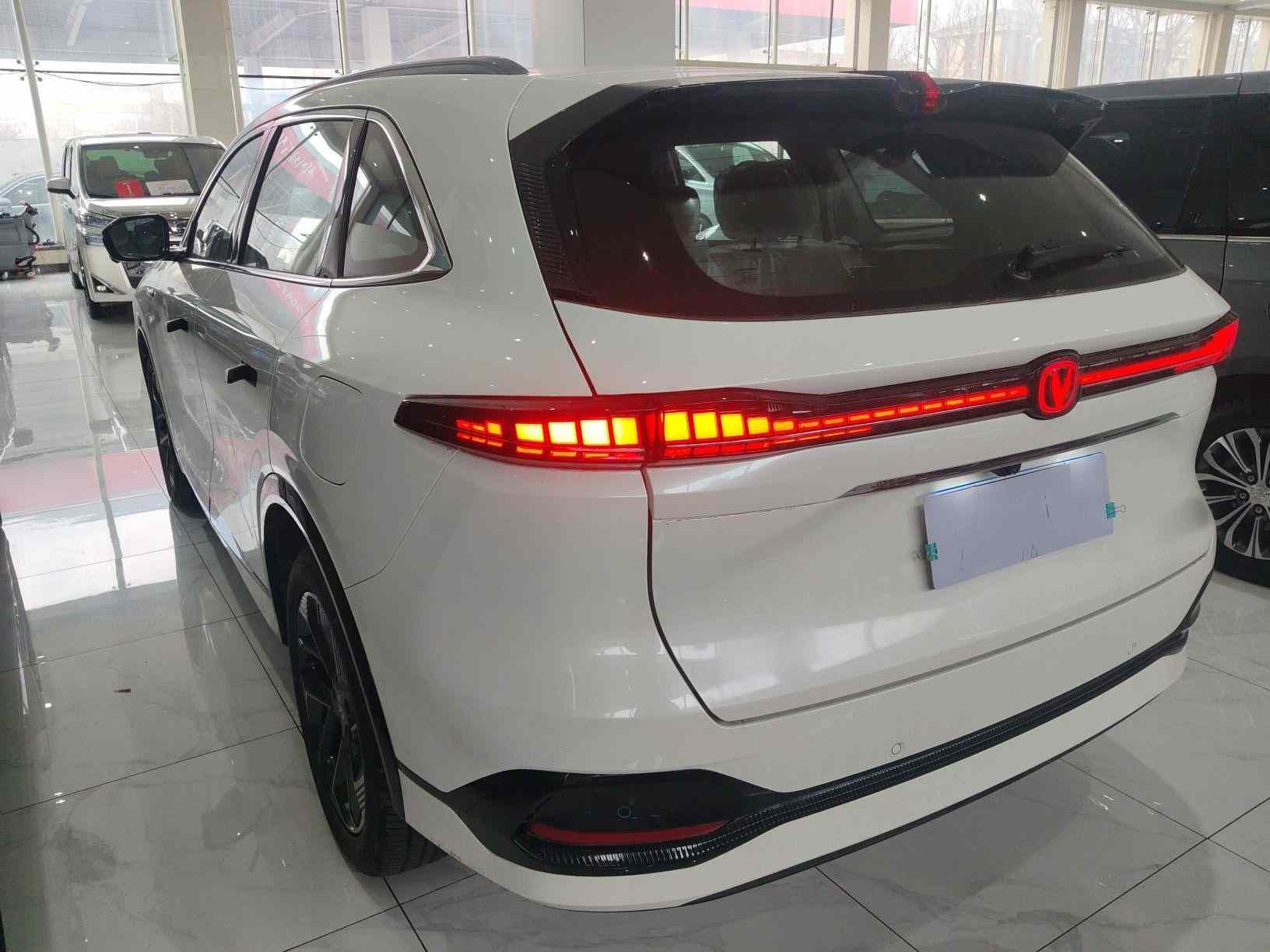 长安CS75 PLUS 2025款 第四代 1.5T 新蓝鲸 智慧尊享型(3)