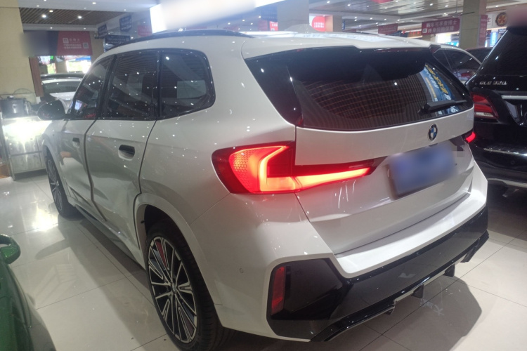宝马X1 2023款 xDrive25Li M运动套装车身外观6003