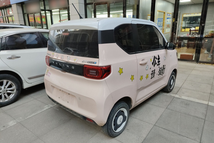 五菱汽车 宏光MINIEV 2022款 马卡龙时尚款 磷酸铁锂车身外观6005