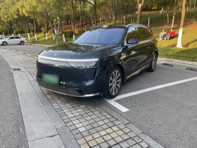 鸿蒙智行 问界M8 2025款 纯电 Max+ 六座长续航版