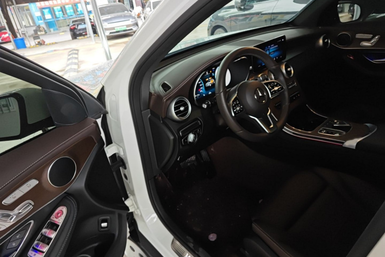 奔驰GLC 2022款 GLC 300 L 4MATIC 动感型臻藏版中控内饰7003