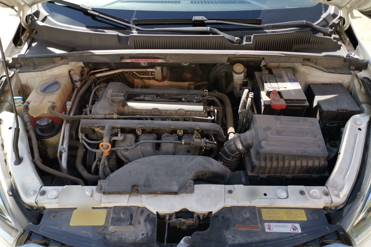 奇瑞 艾瑞泽5 2016款 1.5L CVT领锐版机舱底盘24