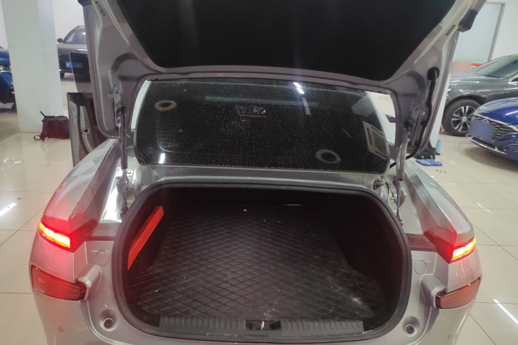 小鹏P7 2023款 586E机舱底盘23