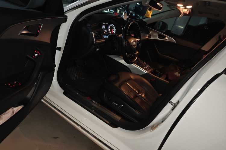 奥迪A6L 2017款 30 FSI 技术型中控内饰20