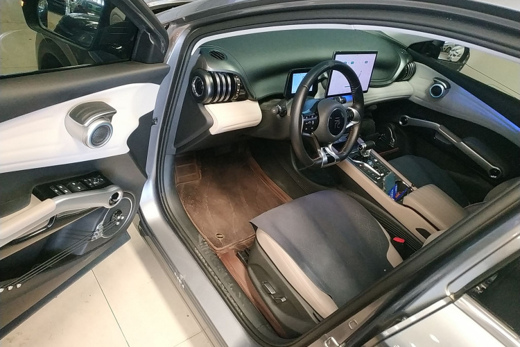 比亚迪 元PLUS 2023款 冠军版 430KM 超越型中控内饰7003