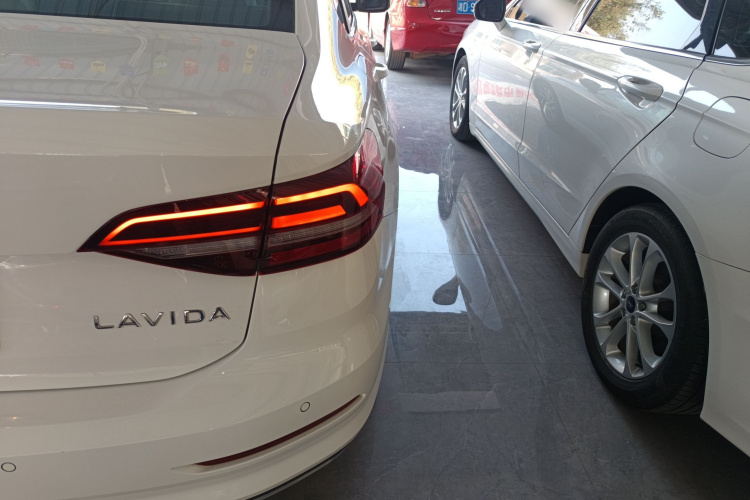 大众 朗逸 2022款 1.5L 自动舒适版车身外观9