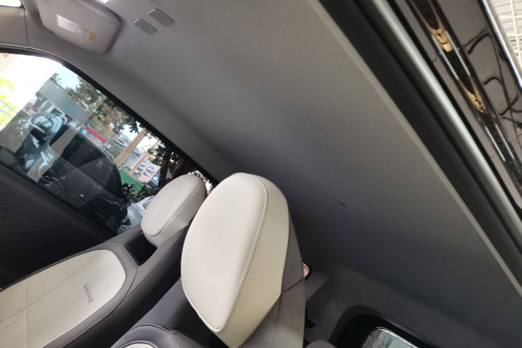 吉利银河 2025款 210km 熊猫卡丁中控内饰22