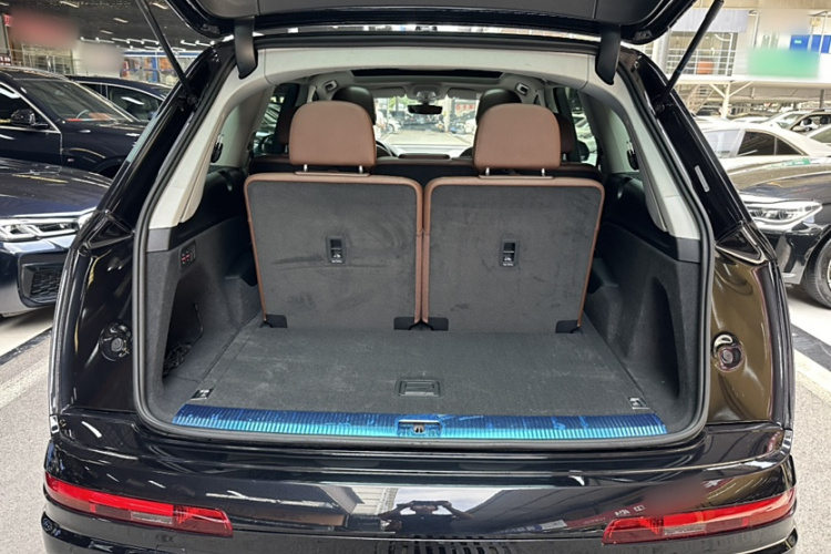 奥迪Q7 2018款 40 TFSI S line运动型局部细节23