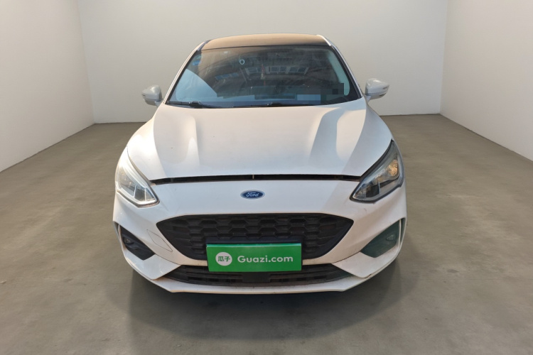 福特 福克斯 2020款 三厢 EcoBoost 180 自动锋潮型车身外观2