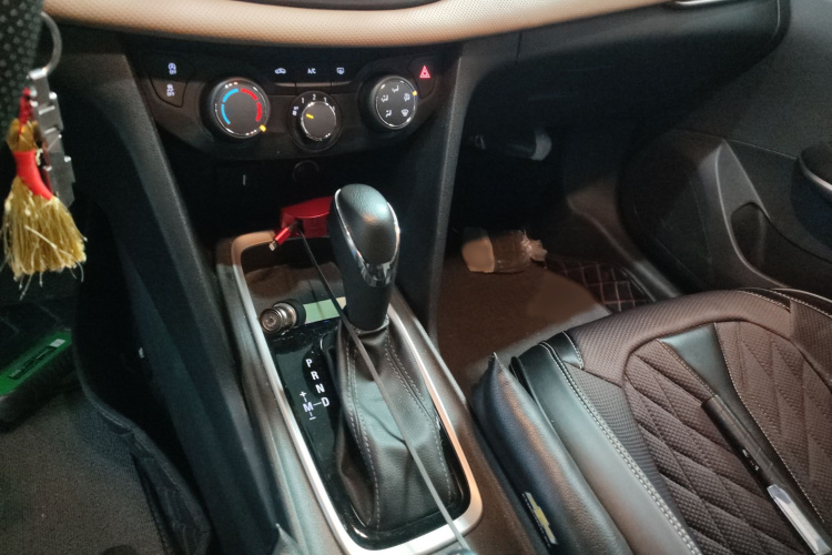 雪佛兰 科鲁泽 2022款 320 自动悦享天窗版局部细节18