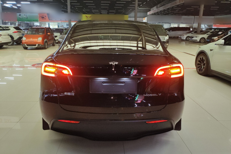 特斯拉 Model Y 2022款 改款 后轮驱动版车身外观6005