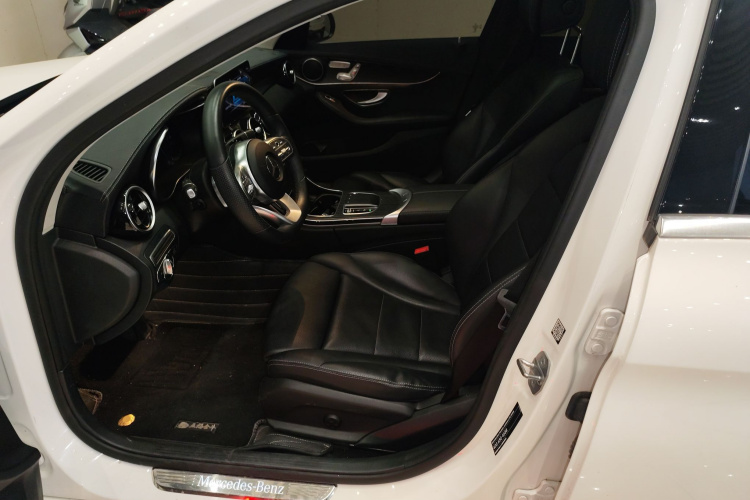 奔驰C级 2021款 C 260 L 运动版中控内饰19