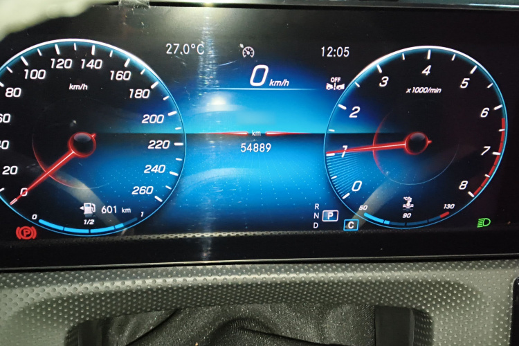 奔驰A级 2022款 改款三 A 200 L 运动轿车时尚型局部细节14