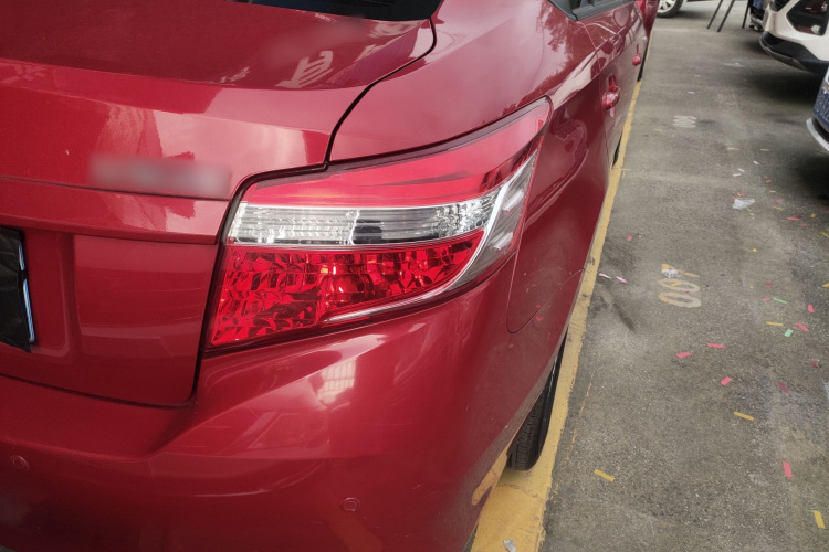 丰田 威驰 2014款 1.5L 手动智臻版车身外观9