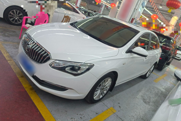 别克 英朗 2017款 15N 自动精英型车身外观4