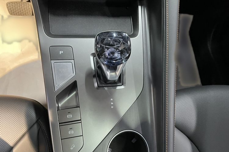 荣威RX5新能源 2023款 eRX5 超混优越版中控内饰7003