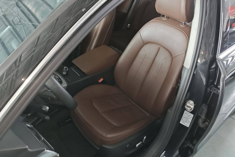 奥迪A6L 2018款 30周年年型 TFSI 进取型局部细节19