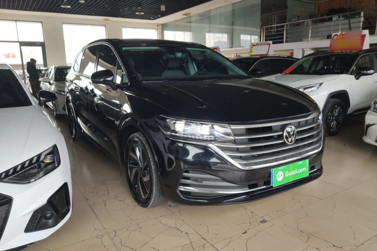 大众 威然 2023款 改款 380TSI 尊驰版车身外观3