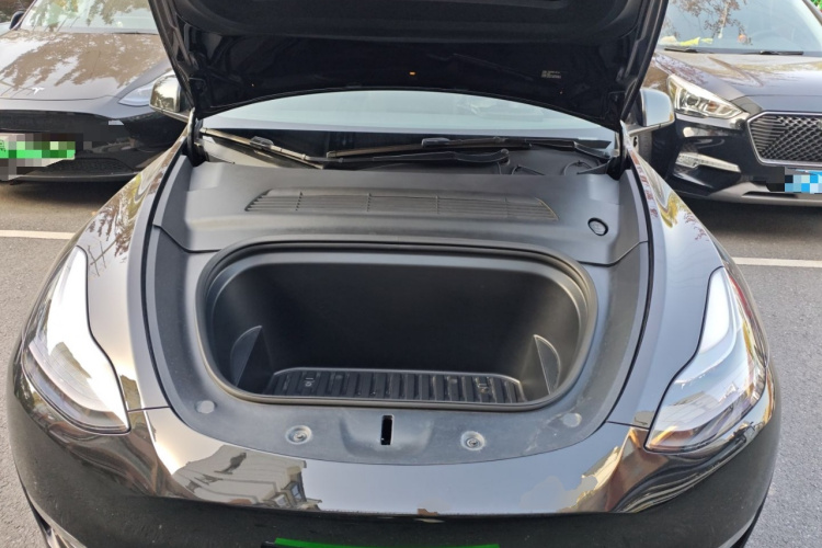 特斯拉 Model Y 2021款 Performance高性能全轮驱动版机舱底盘24