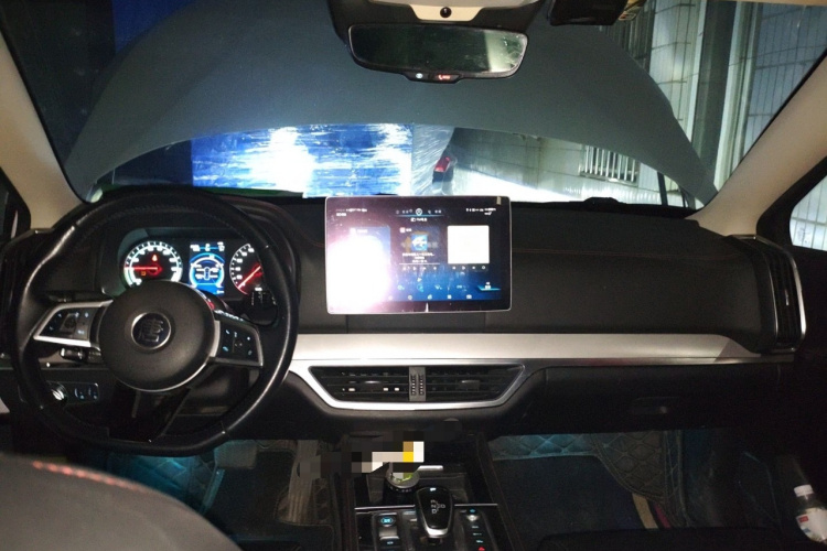 比亚迪 唐新能源 2018款 DM 2.0T 全时四驱智联创睿型 7座 国V中控内饰7002