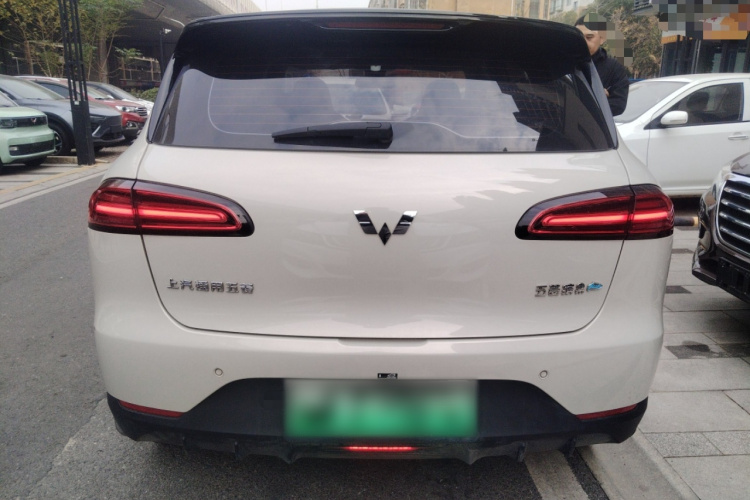 五菱汽车 五菱缤果PLUS 2024款 510km 五座版车身外观6