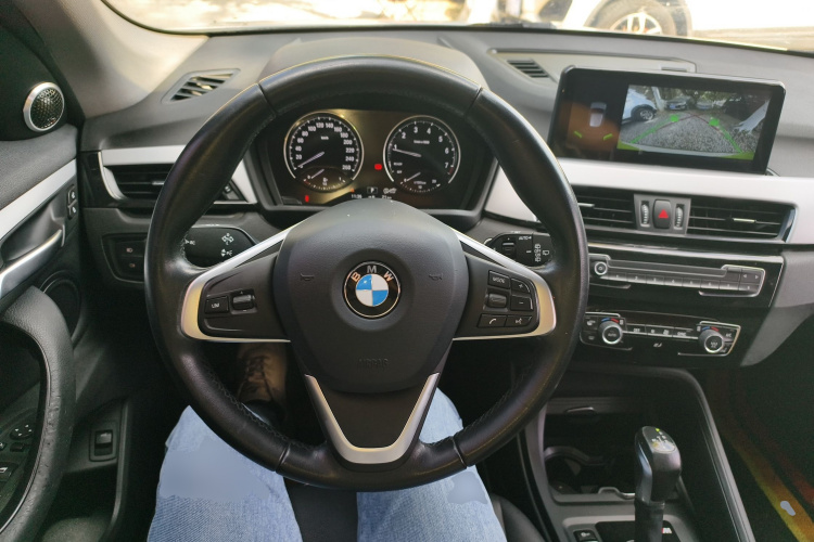 宝马X1 2019款 sDrive20Li 领先型中控内饰13