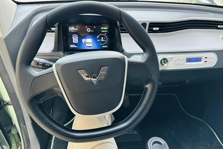 五菱汽车 宏光MINIEV 2021款 马卡龙时尚款 三元锂中控内饰7011