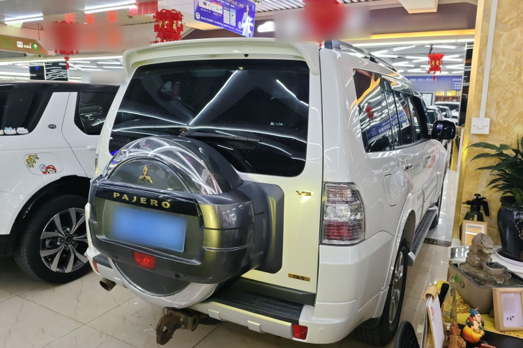 三菱 帕杰罗(进口) 2020款 3.0L 自动尊贵越野版车身外观6005