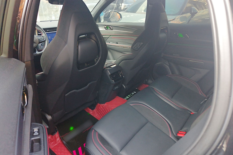 领克05 2022款 2.0TD 四驱劲Halo中控内饰7004