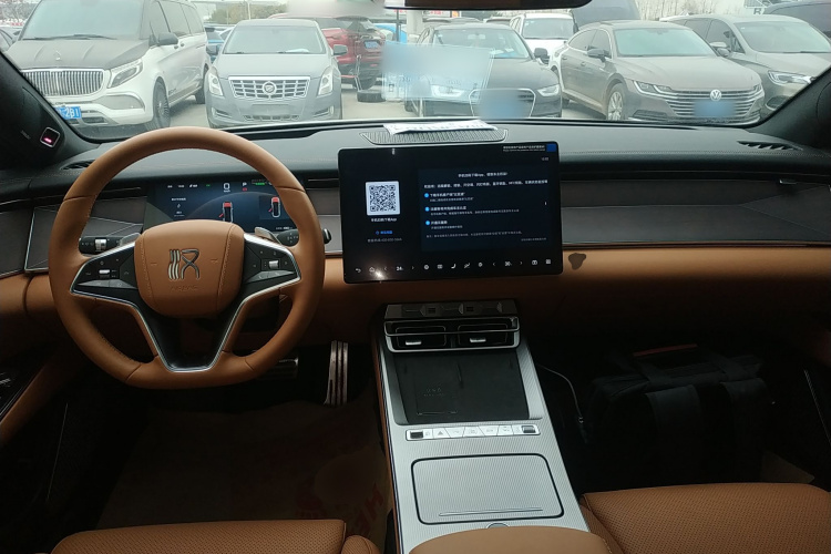 比亚迪 汉L 2025款 EV 四驱激光雷达旗舰型中控内饰7002