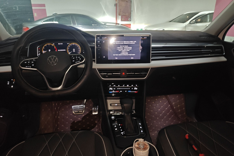 大众 途观L 2022款 330TSI 自动两驱R-Line越享版中控内饰7002