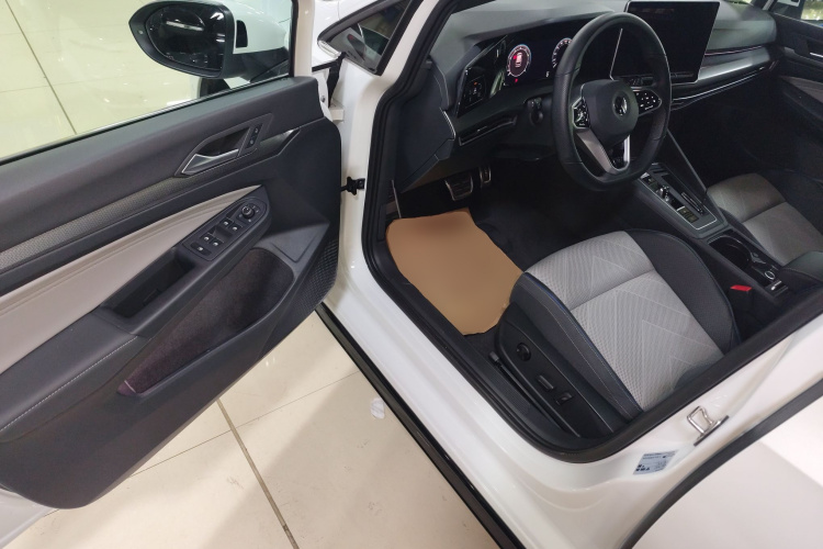 大众 高尔夫 2025款 300TSI R-Line中控内饰20