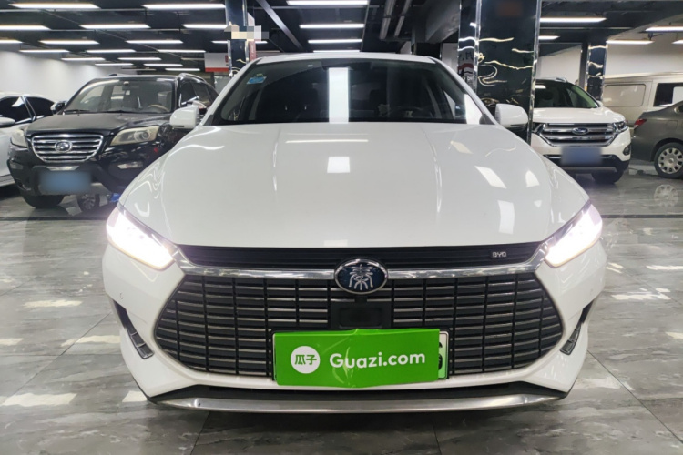 比亚迪 秦Pro新能源 2018款 EV500 智联领耀型车身外观2