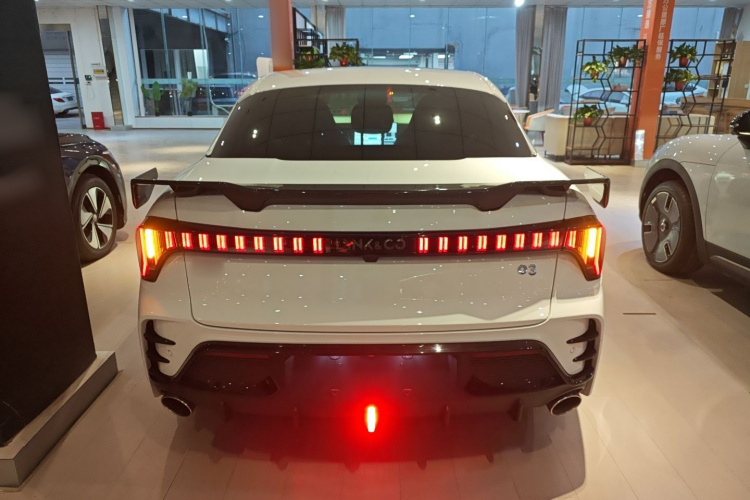 领克03 2025款 1.5TD DCT冠军版Pro车身外观6