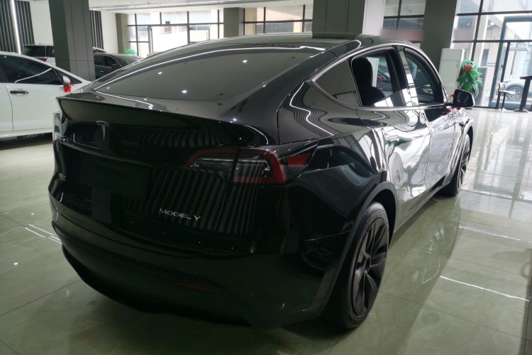 特斯拉 Model Y 2023款 后轮驱动版车身外观6005