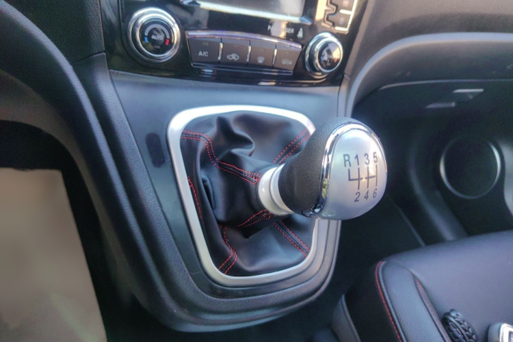 哈弗H6 2016款 升级版 1.5T 手动两驱精英型局部细节18