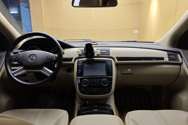 奔驰R级 2014款 R 320 4MATIC 豪华型中控内饰7011