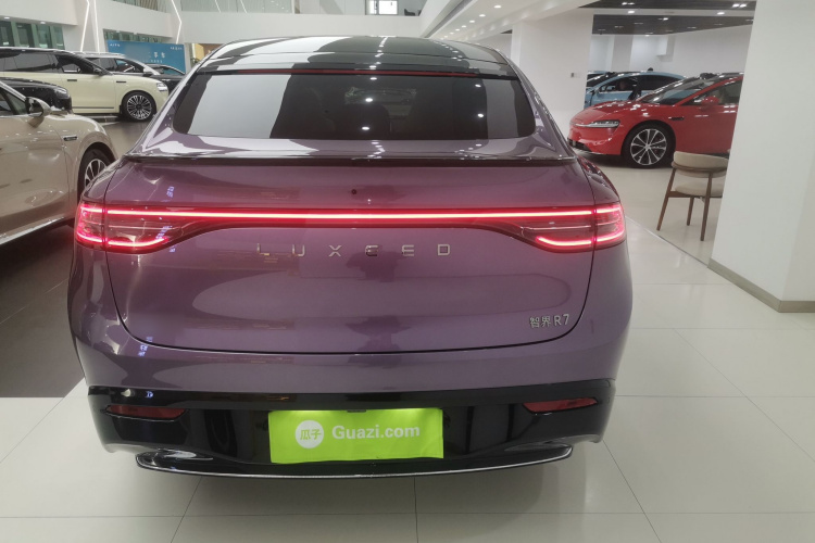 鸿蒙智行 智界R7 2025款 增程 331km Ultra车身外观6