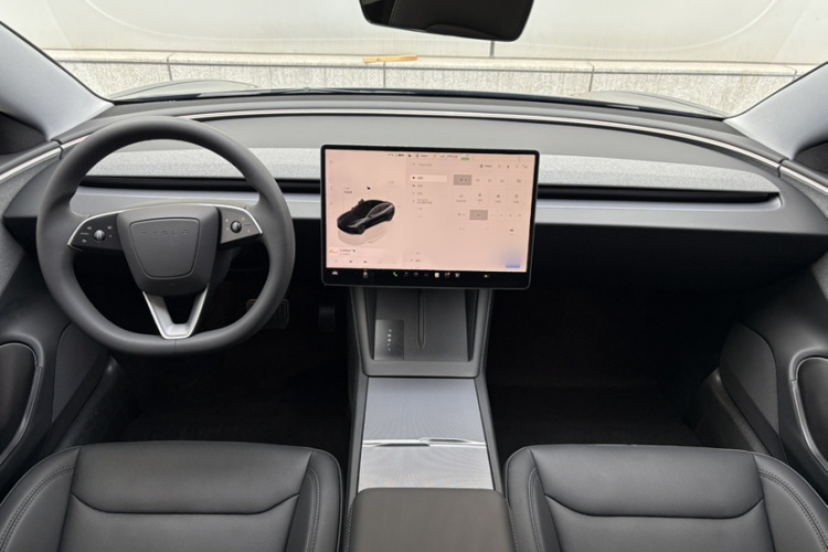 特斯拉 Model 3 2023款 后轮驱动版中控内饰7003