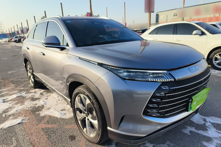 比亚迪 护卫舰07 2023款 DM-i 100KM 尊贵型车身外观3