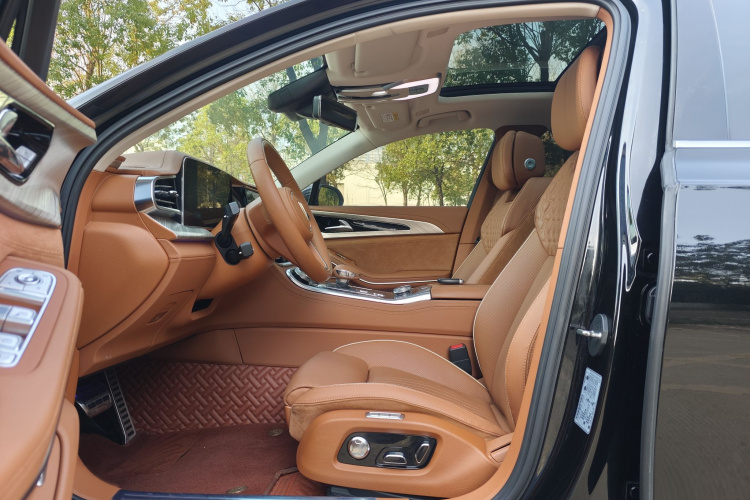 红旗H9 2020款 2.0T 智联旗畅版中控内饰7001