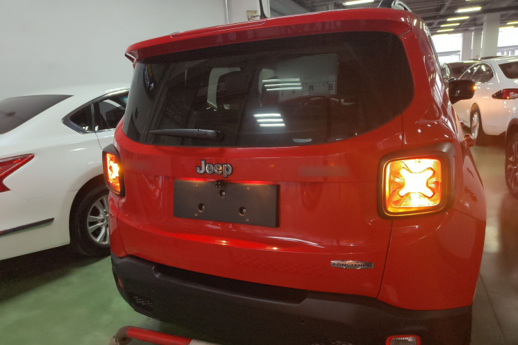 Jeep 自由侠 2016款 1.4T 自动高能版车身外观6004